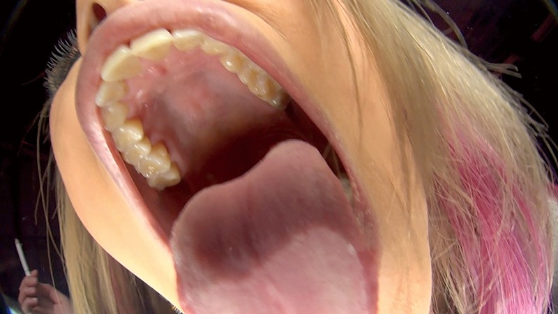 主観 タバコ美女 煙 ヤニベロ 痰唾ぶっかけ ドS淫語浴び手コキ│新村あかり・黒崎さく・桜雅凛│ハイビジョン│evis00358