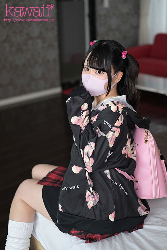 【VR】マスク少女ゆらちゃん 子供っぽい声、大きく膨らんだ乳房、生々しいムッチリBODY…居場所のない訳あり家出ムスメ││ハイクオリティVR│kavr00444