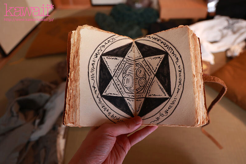 【VR】じいちゃん家を片付けてたら封印解けてW淫魔サキュバス召喚淫汁で絶倫マラ化させられWデカ乳挟撃肉厚プレスでスペルマ15発搾取 安斉愛結 双葉あゆか│安斉愛結・双葉あゆか│ハイクオリティVR│kavr00455