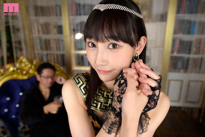 【VR】旅行先で助けた綺麗なお姉さんはその国の王妃だった！エキゾチック美女と異国式メンエス体験 白浜果歩│白浜果歩│8KVR│mdvr00382