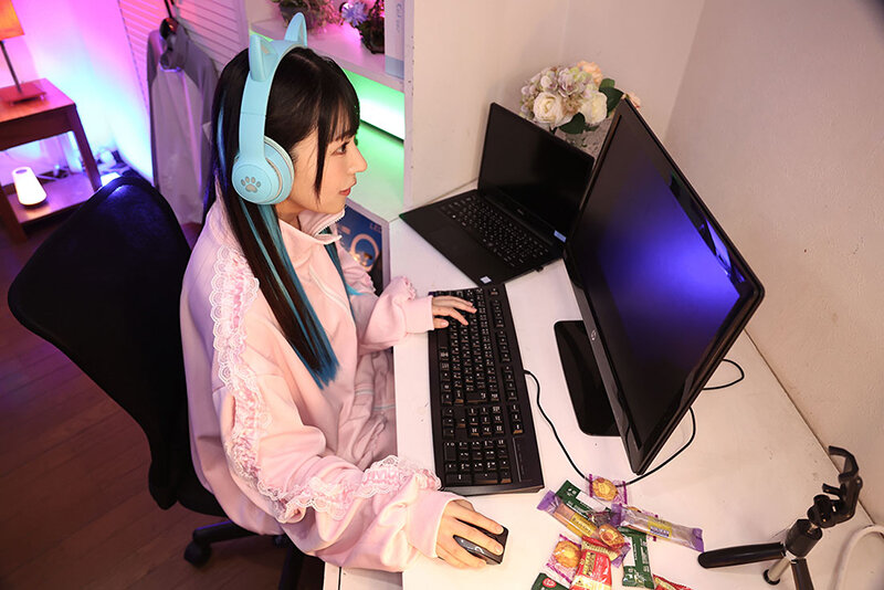 【VR】ぐちゃパコ 同接最大50人のザコメス配信者はゲームに廃課金したくてオジサン宅で媚薬・ごっくん・放尿・生中出し││ハイクオリティVR│savr00350