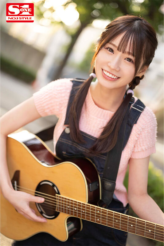 【VR】「元気をもらってたのは私の方だよ」笑顔と歌声で元気をくれる未歩ななちゃんの路上ライブに通い続けて1年…聞いてるこっちが赤面するほど恥ずかしい告白に胸キュン 世界一甘くてとろけるイチャラブSEX│未歩なな│ハイクオリティVR│sivr00332